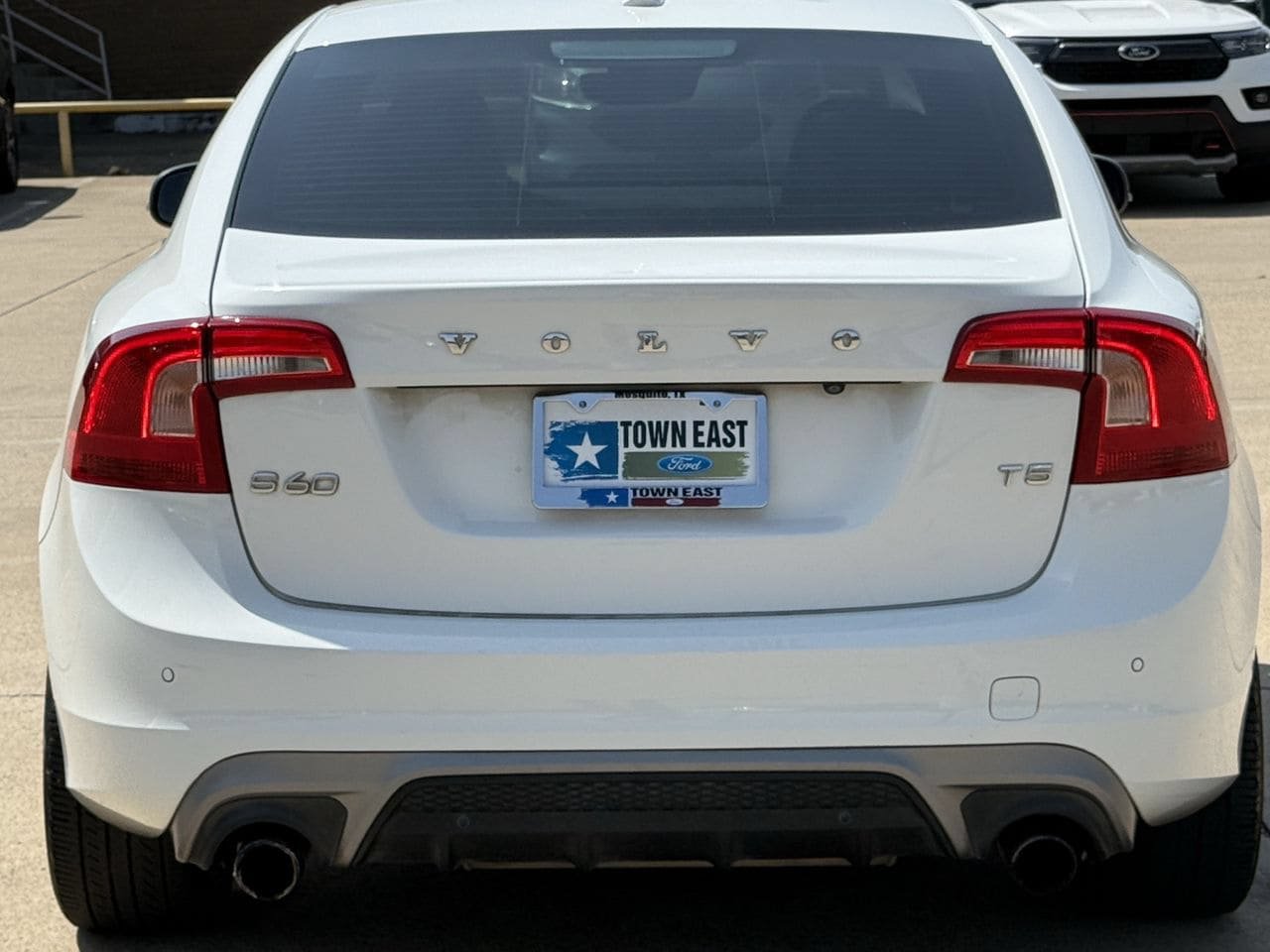 Used 2018 Volvo S60 T5 Dynamic w/ Vision Package FWD image 6