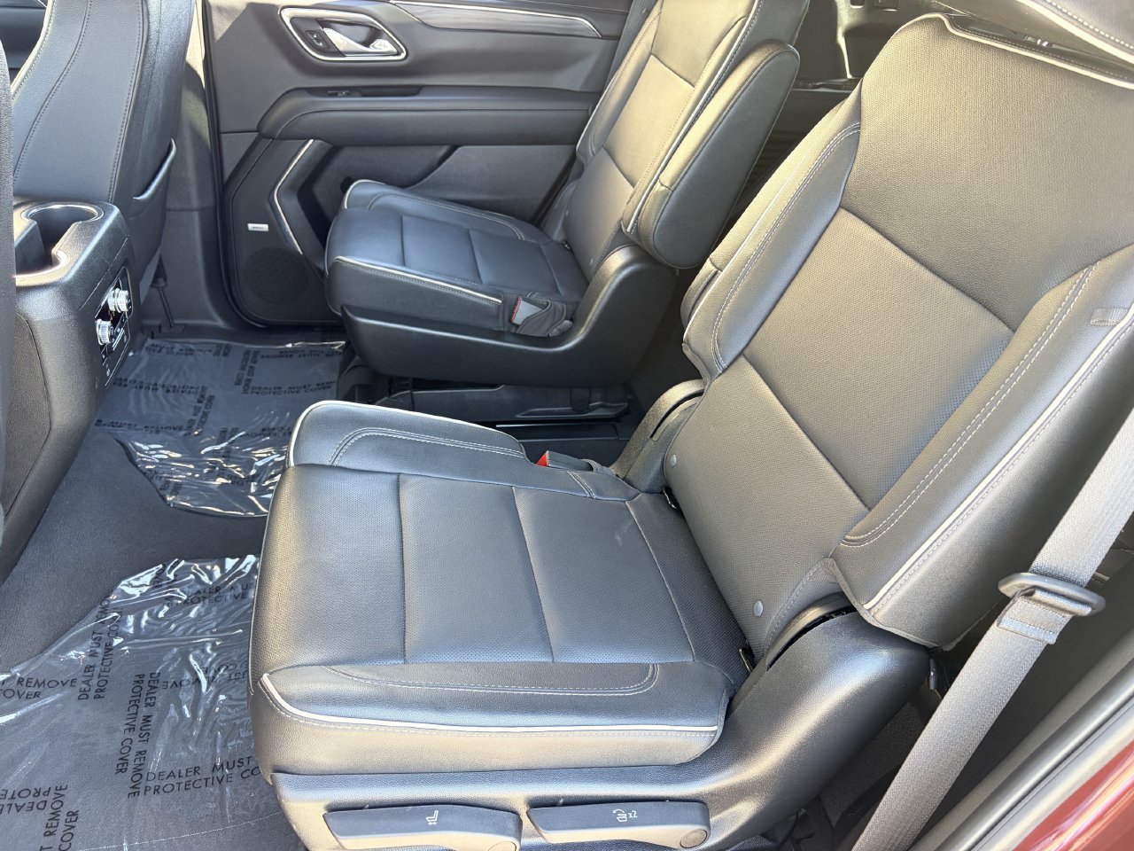 Used 2023 GMC Yukon SLT w/ SLT Premium Package AWD/4WD image 16