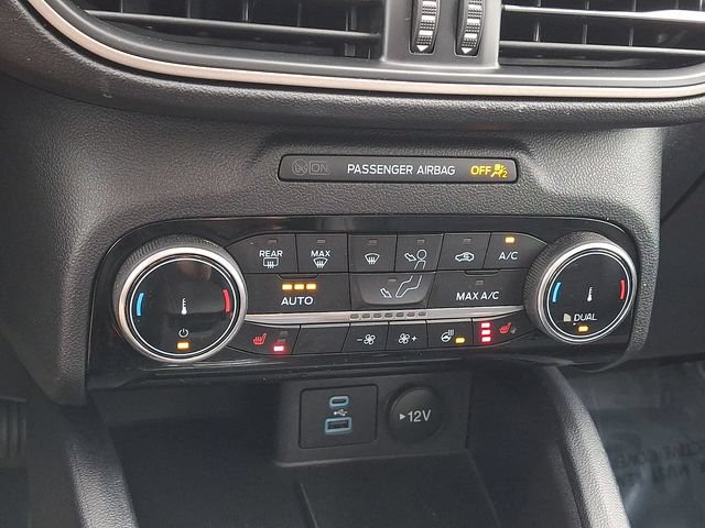 Certified 2022 Ford Escape SEL w/ SEL Stealth AWD Package image 16