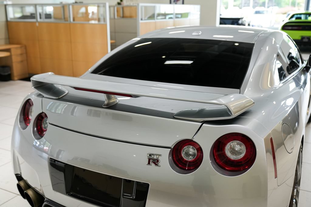 Used 2016 Nissan GT-R Premium AWD/4WD image 15