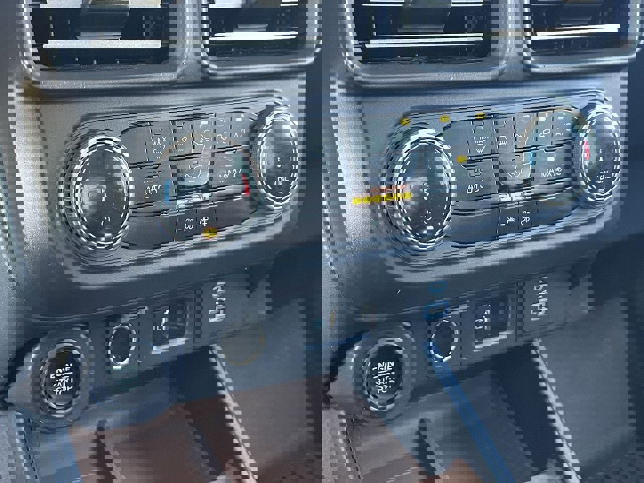 Certified 2023 Ford Maverick Lariat image 28