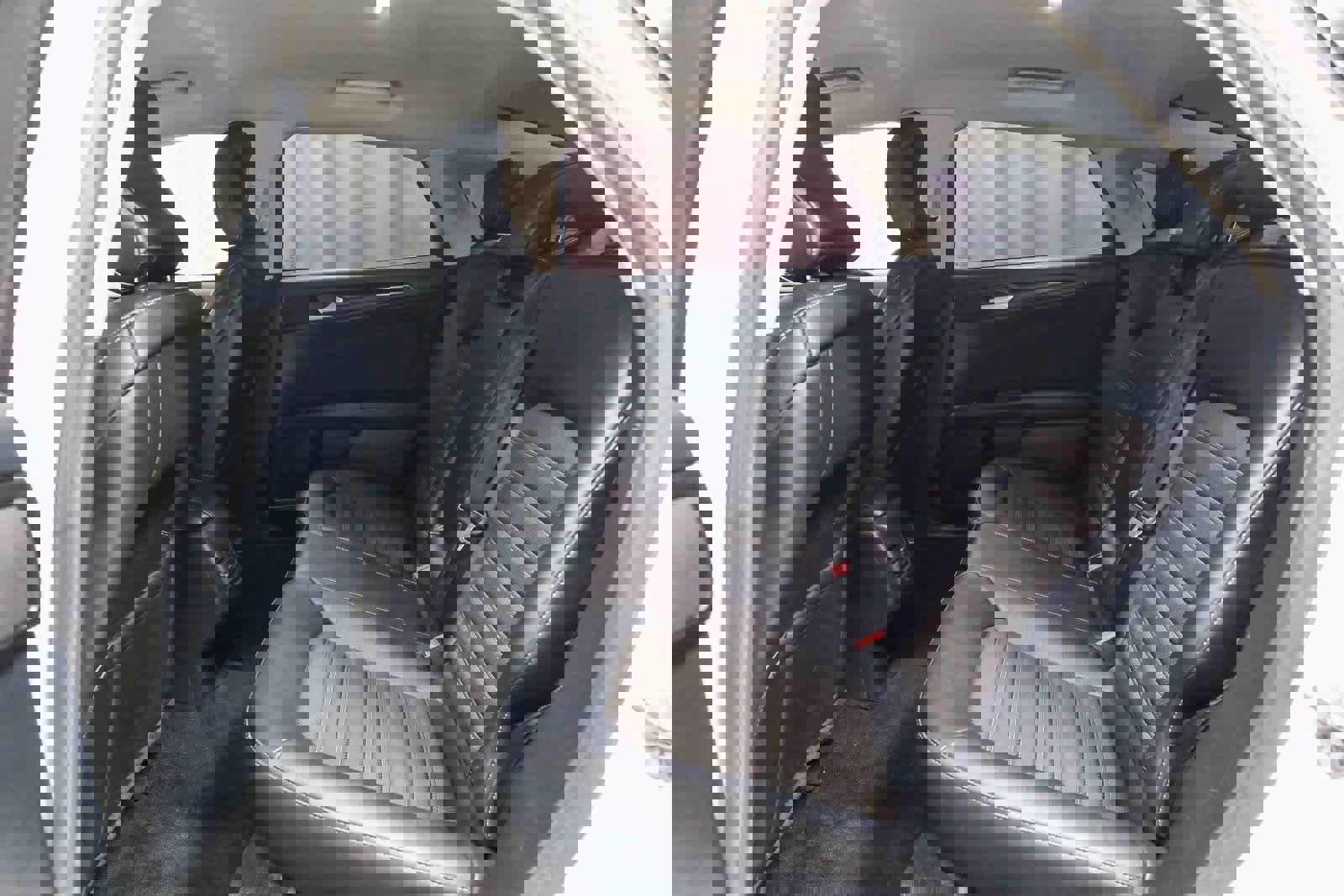 Used 2018 Ford Fusion SE w/ Equipment Group 201A image 19