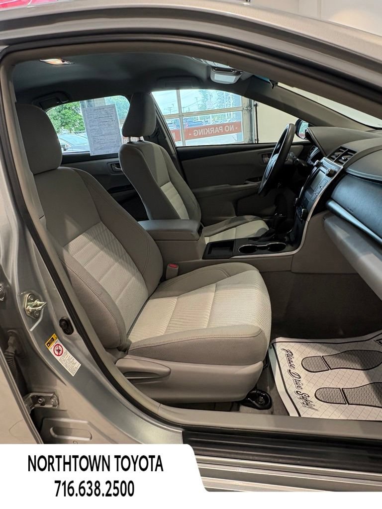Used 2015 Toyota Camry LE FWD image 14