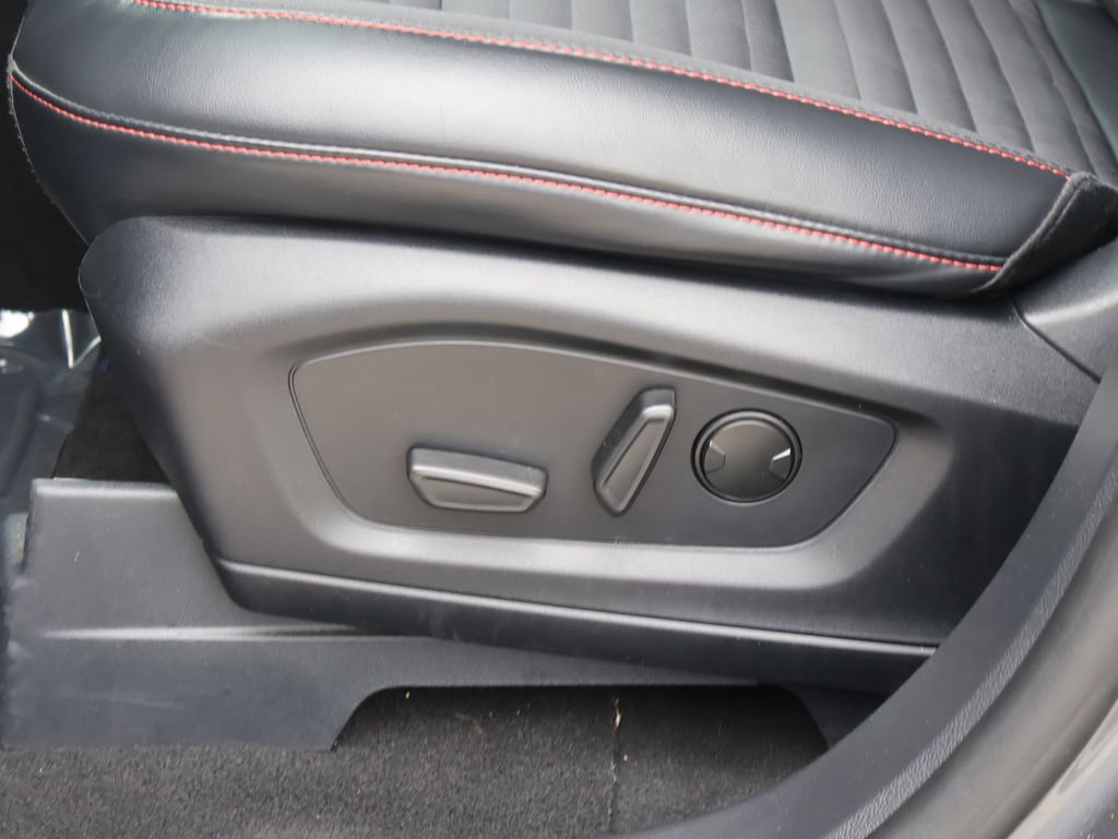 Used 2025 Ford Explorer ST-Line w/ ST-Line Street Pack AWD/4WD image 25