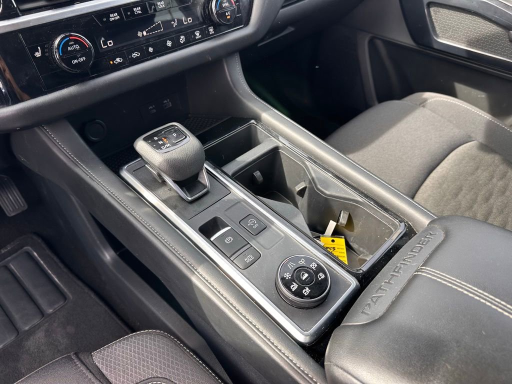 Used 2025 Nissan Pathfinder SV AWD/4WD image 32