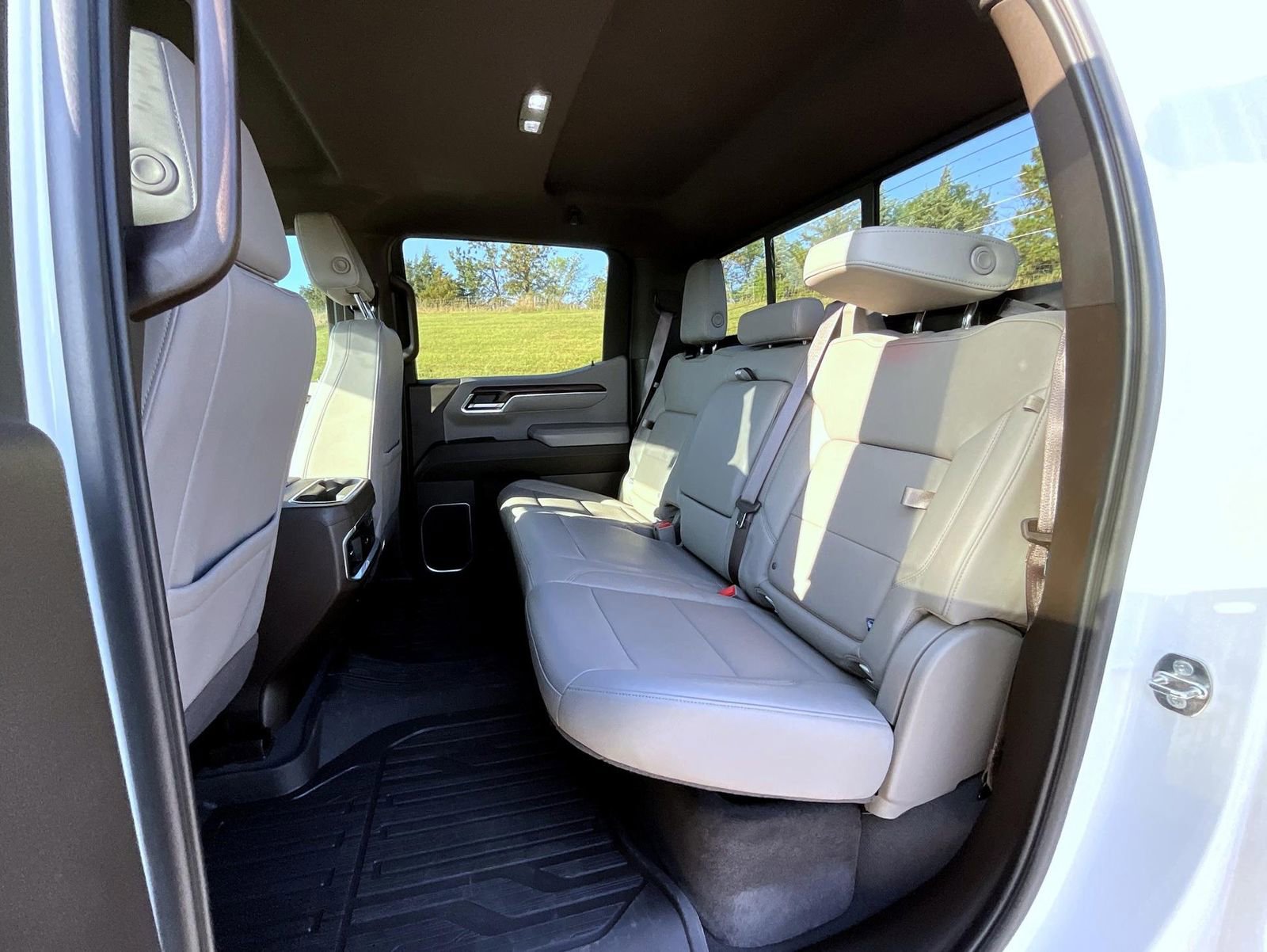 Used 2024 GMC Sierra 1500 SLT image 14