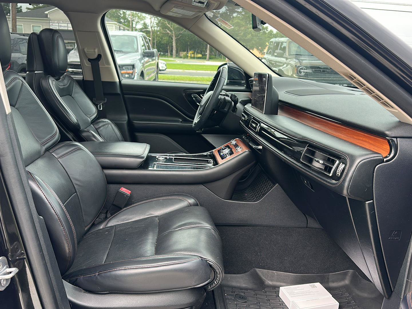 Used 2020 Lincoln Aviator Reserve w/ Equipment Group 202A AWD/4WD image 14