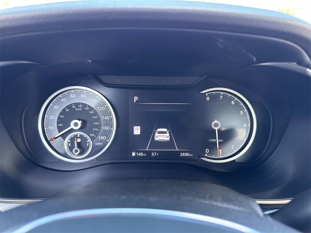 Used 2025 Genesis G70 2.5T image 12