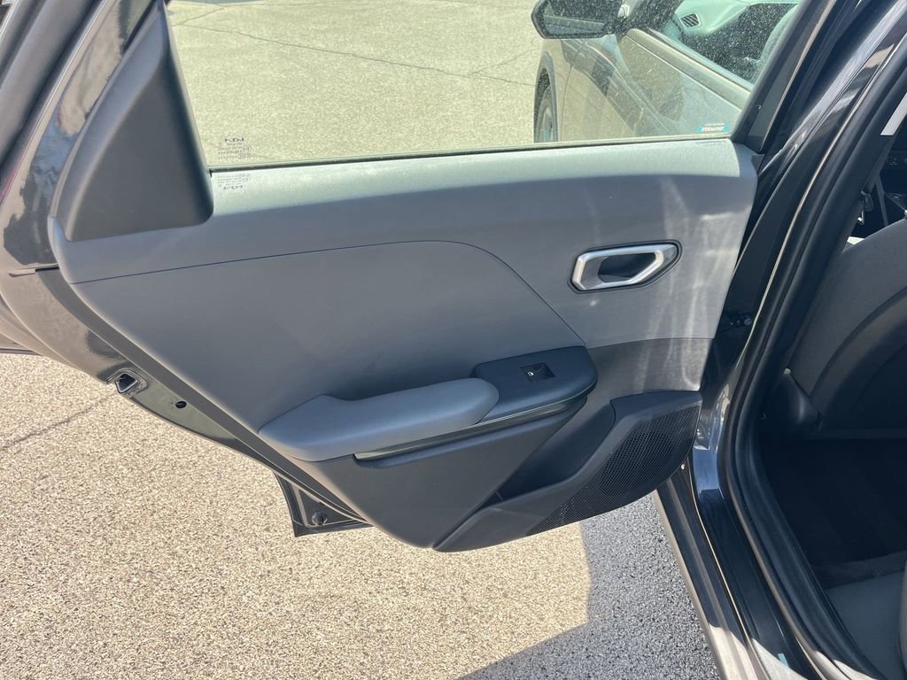 Used 2025 Kia K4 LXS image 27