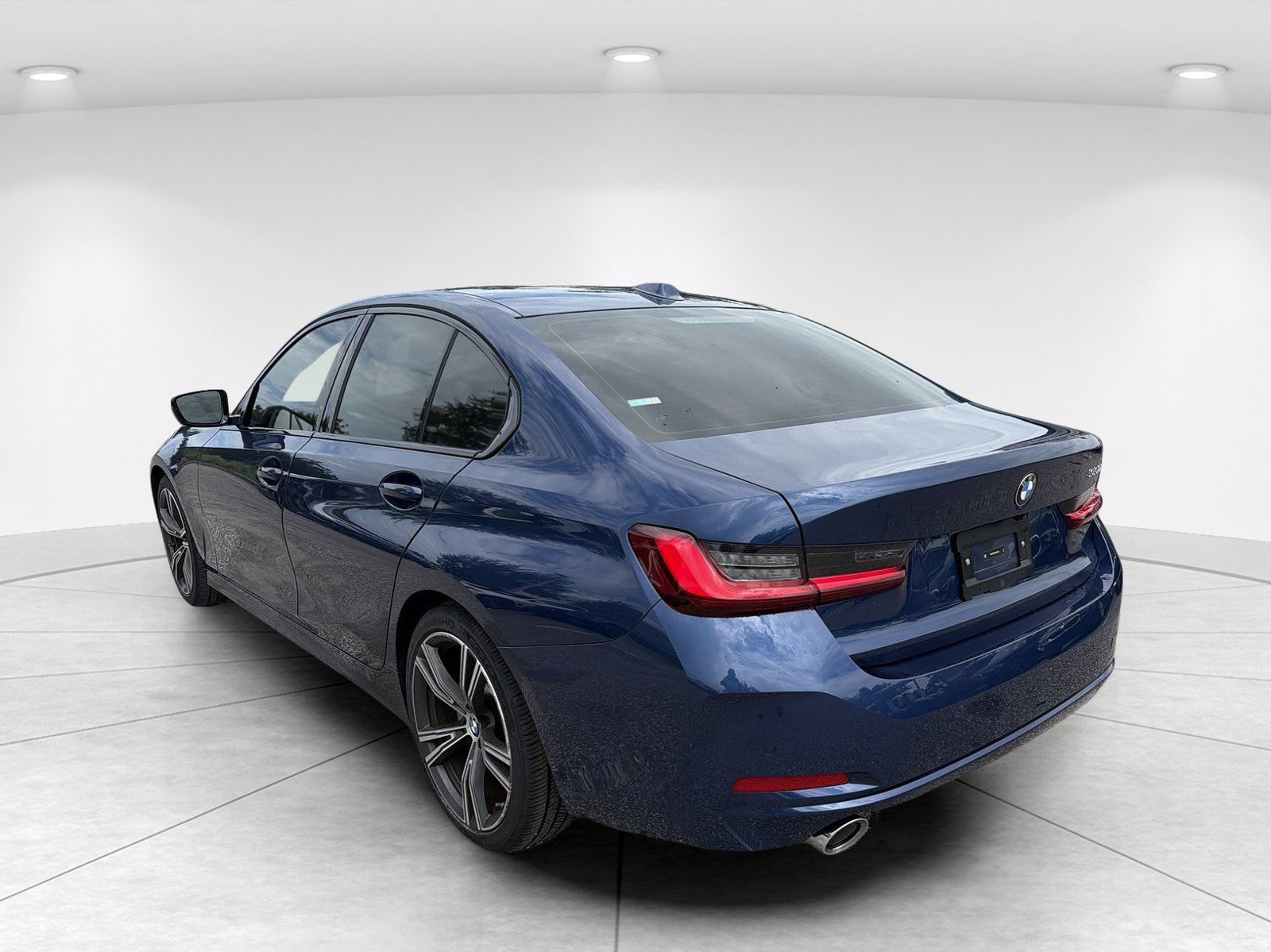 Used 2023 BMW 330i Sedan w/ Premium Package RWD image 6
