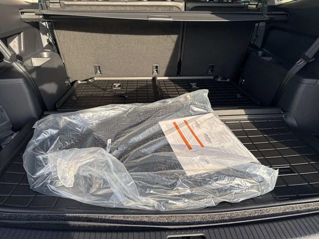 Certified 2026 Volkswagen Atlas Peak Edition AWD/4WD image 22