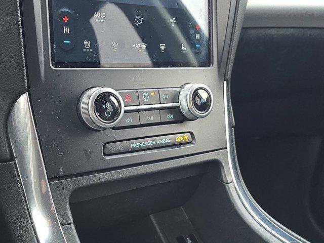 Used 2022 Ford Edge Titanium w/ Equipment Group 301A AWD/4WD image 31