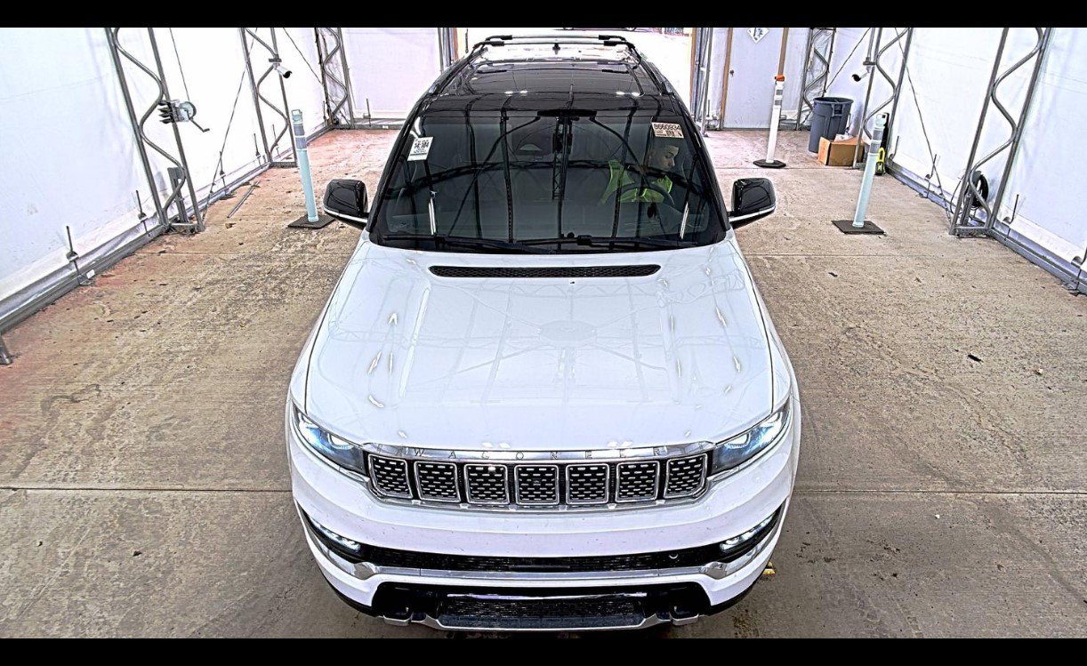 Used 2024 Jeep Grand Wagoneer Series III w/ Rear Seat Video Group 1 AWD/4WD image 3