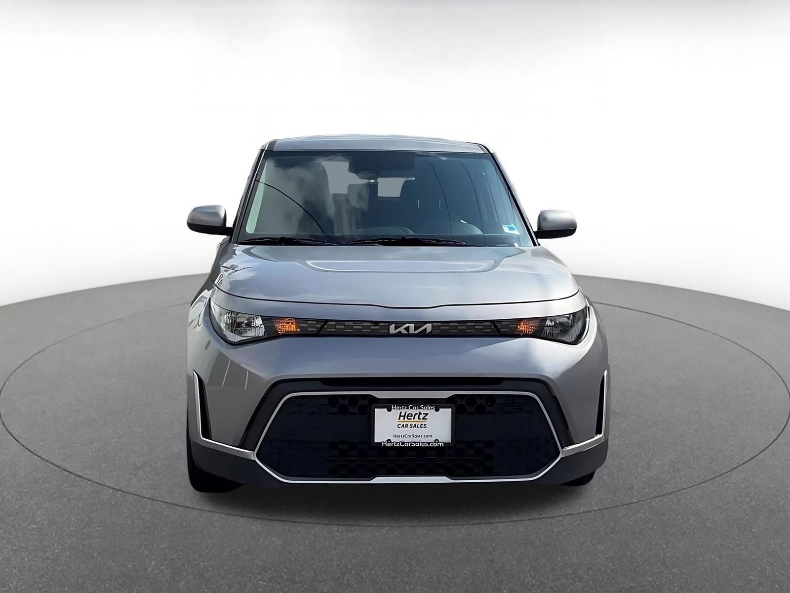 Used 2025 Kia Soul LX w/ LX Technology Package FWD image 4