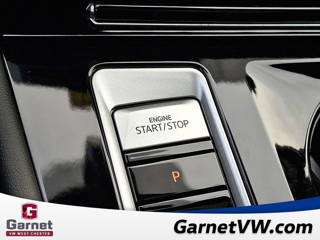 Certified 2024 Volkswagen Atlas Cross Sport SEL R-Line image 24