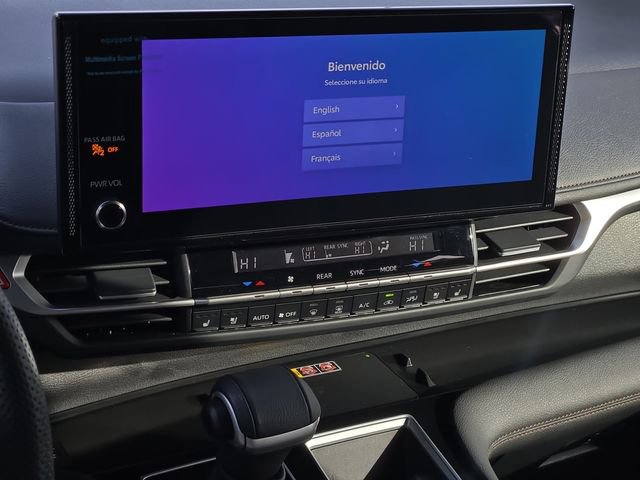 Used 2025 Toyota Sienna Limited image 21