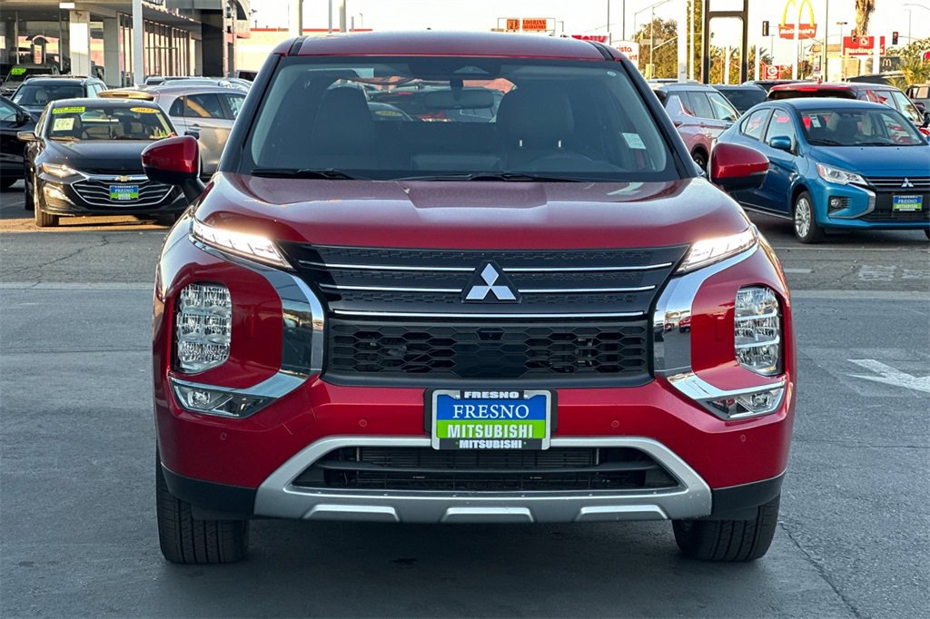 New 2025 Mitsubishi Outlander SE image 10