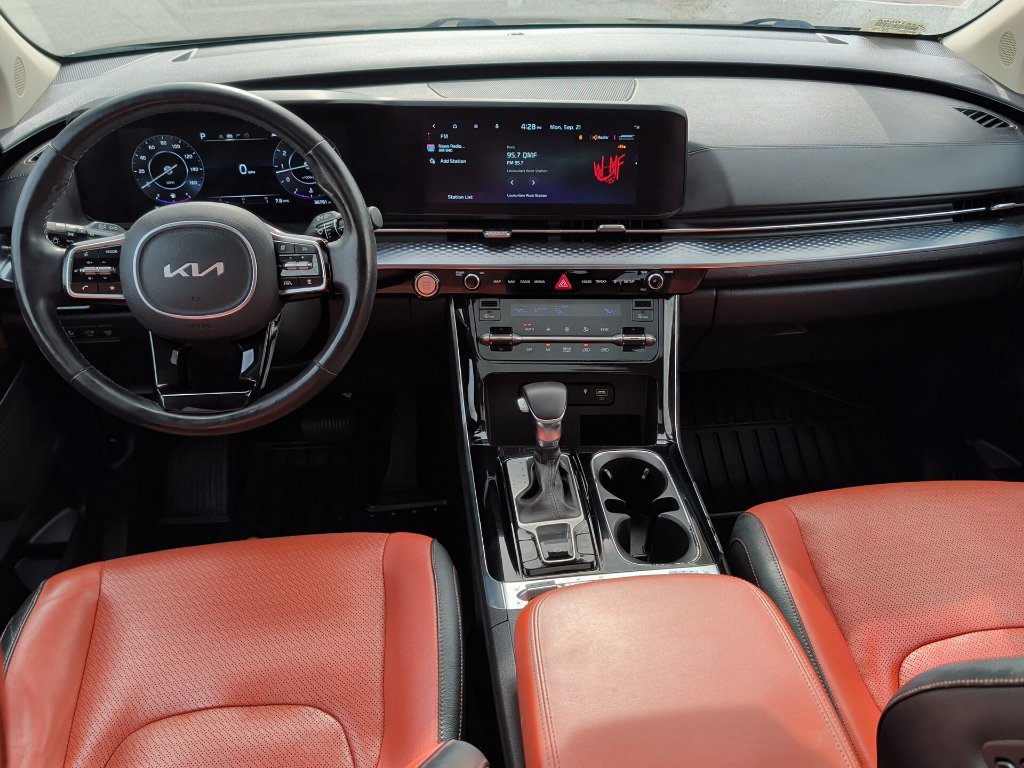 Used 2023 Kia Carnival SX Prestige FWD image 18