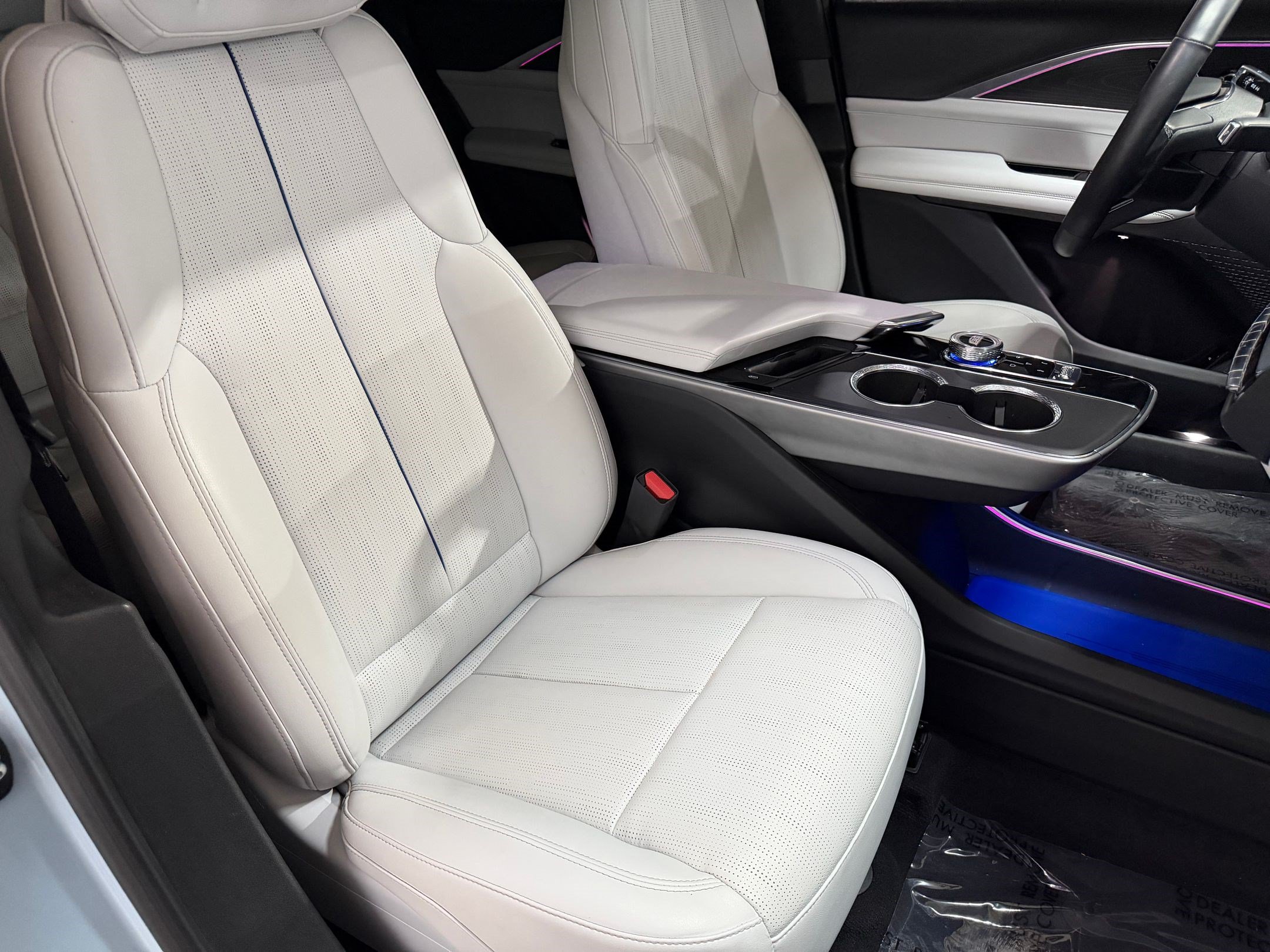 Certified 2024 Cadillac Lyriq Luxury AWD/4WD image 50