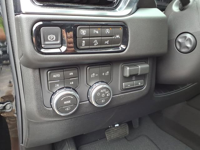 New 2026 GMC Yukon Denali w/ Denali Reserve Package AWD/4WD image 15