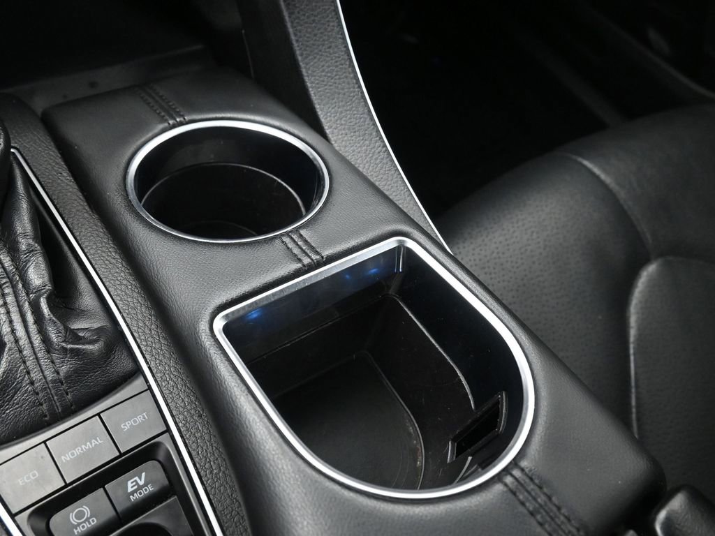 Used 2021 Toyota Avalon Limited w/ Advanced Safety Package FWD image 25