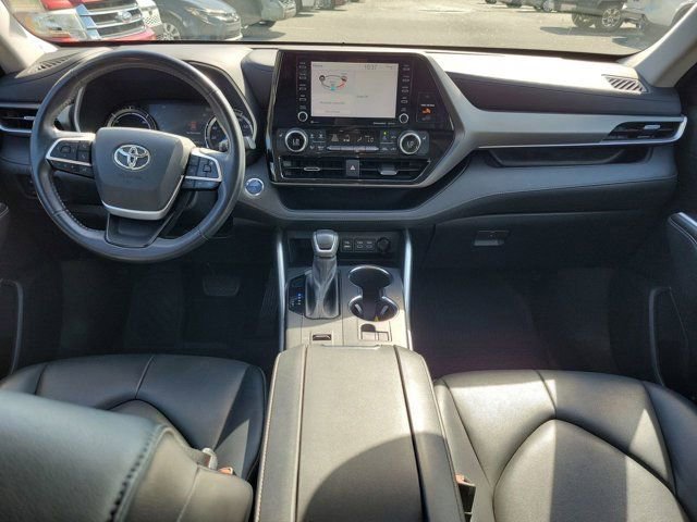 Used 2022 Toyota Highlander XLE image 21