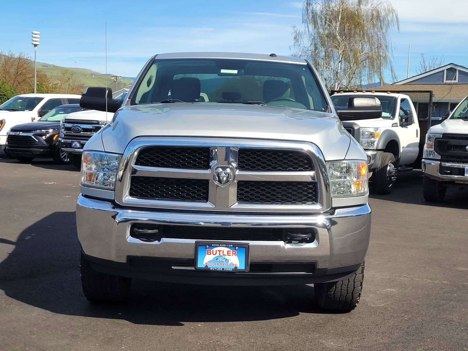 Used 2018 RAM 2500 Tradesman w/ Chrome Appearance Group image 2
