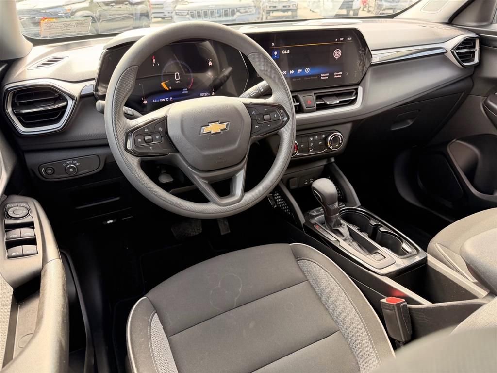 Used 2025 Chevrolet TrailBlazer LS w/ LS Convenience Package image 11