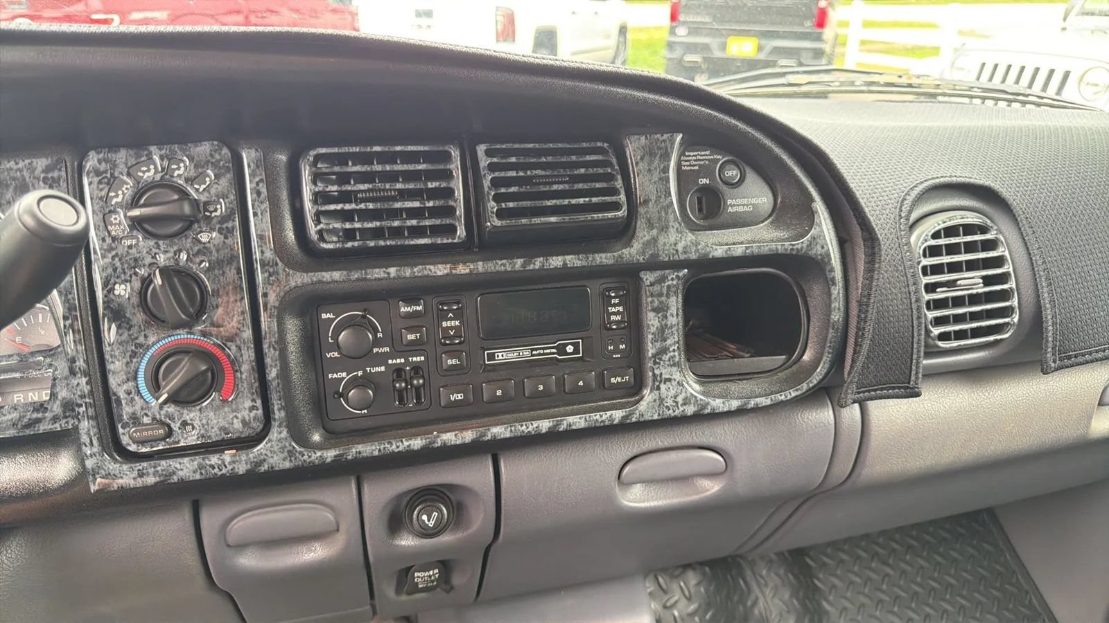 Used 2000 Dodge Ram 2500 Truck 2WD Quad Cab image 23