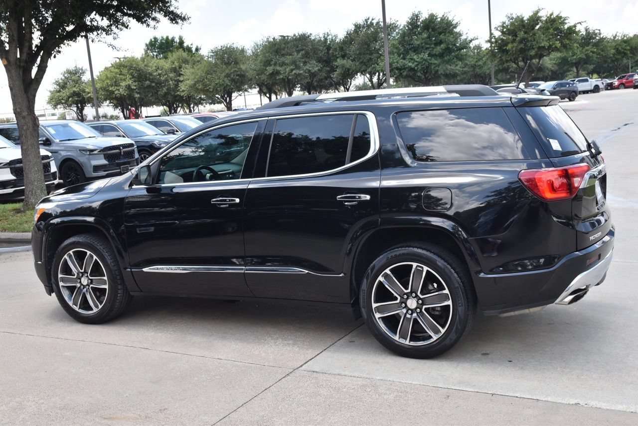 Used 2018 GMC Acadia Denali w/ Technology Package FWD image 11