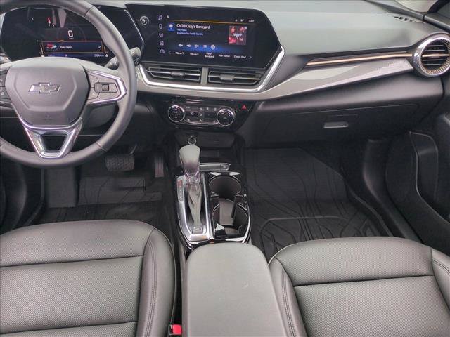 Used 2025 Chevrolet Trax ACTIV w/ Sunroof Package FWD image 17