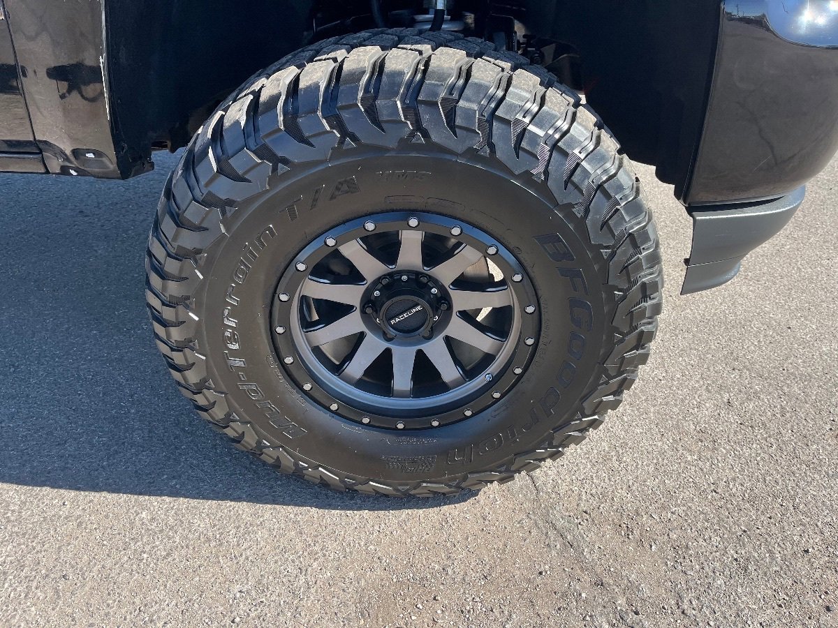 Used 2018 Chevrolet Silverado 1500 LT w/ All Star Edition AWD/4WD image 42