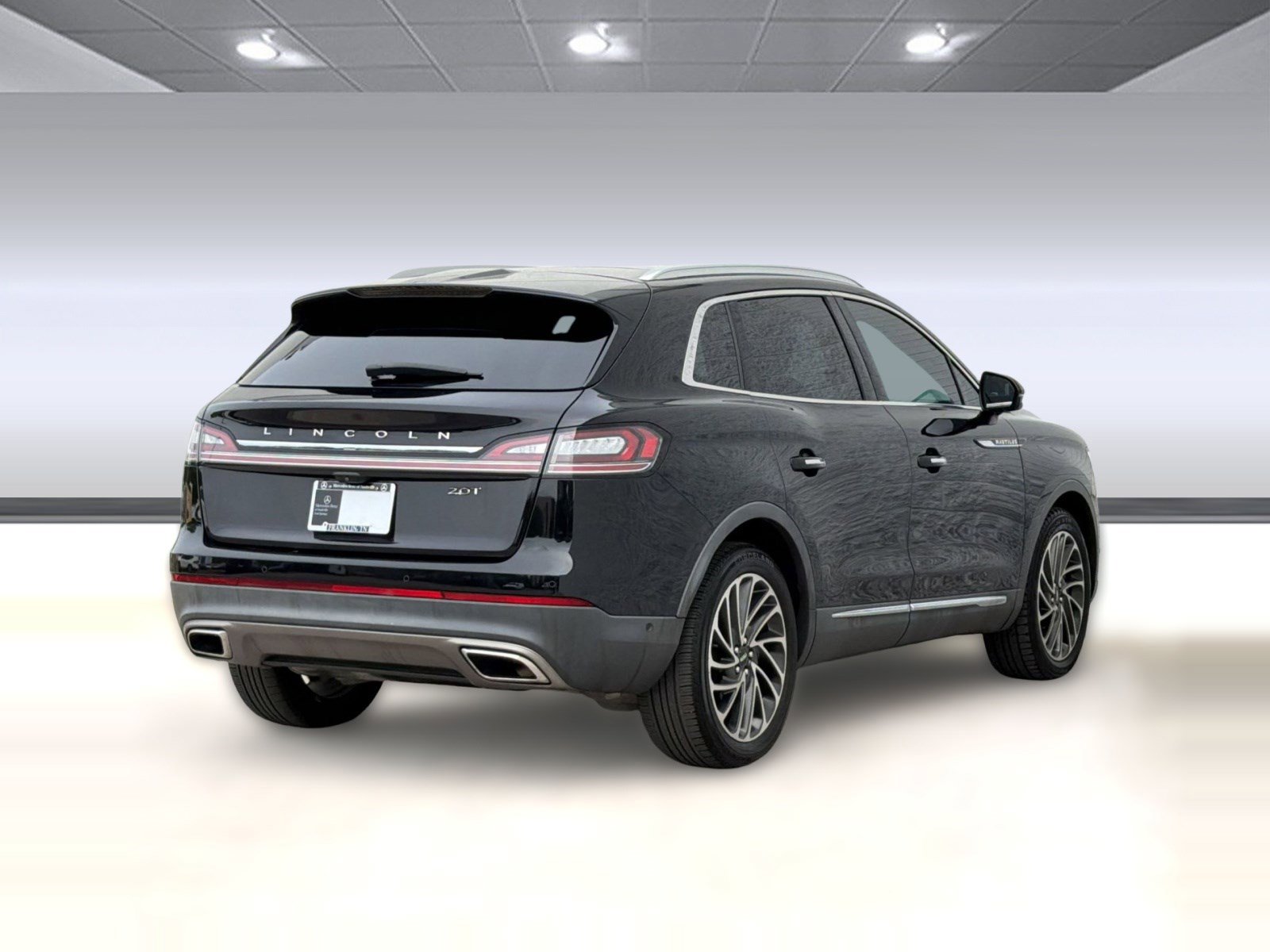 Used 2020 Lincoln Nautilus Reserve w/ Equipment Group 201A FWD image 9