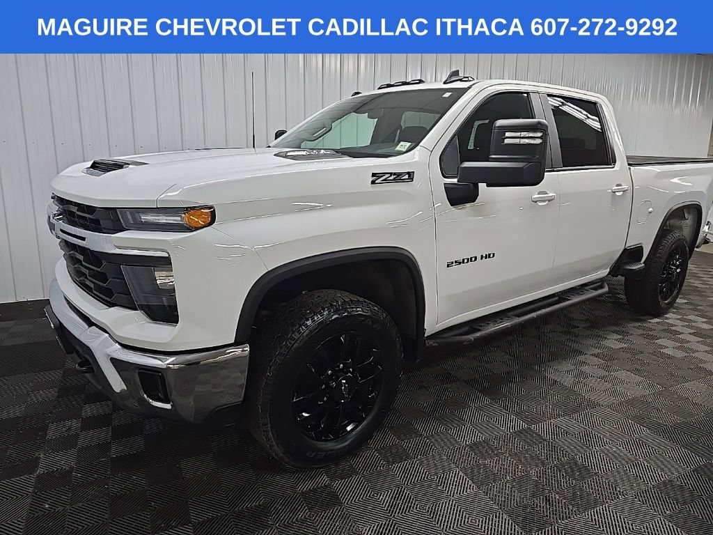 Used 2025 Chevrolet Silverado 2500 LT AWD/4WD image 8