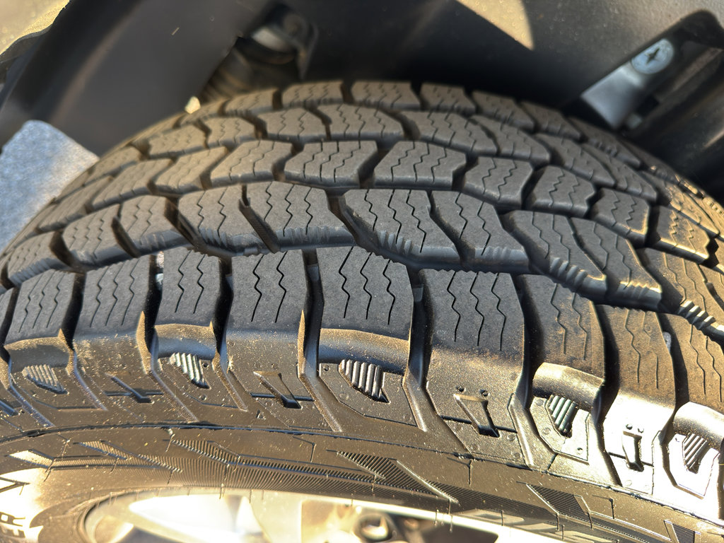 Used 2017 Jeep Cherokee Trailhawk image 24