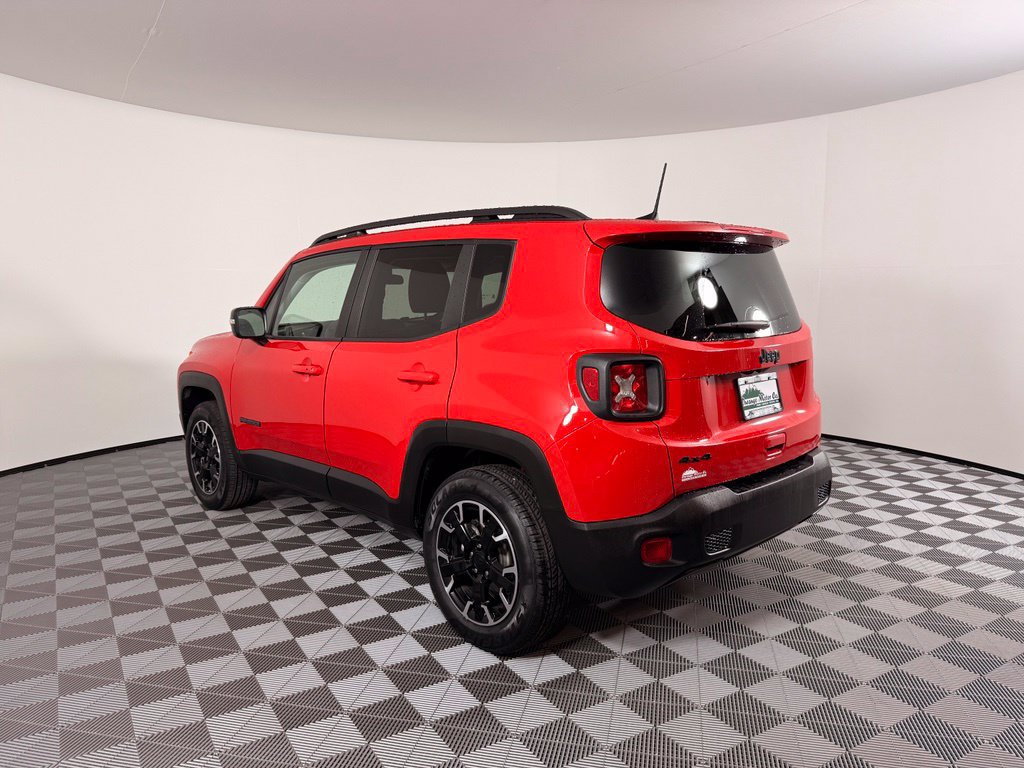 Used 2023 Jeep Renegade Latitude AWD/4WD image 11