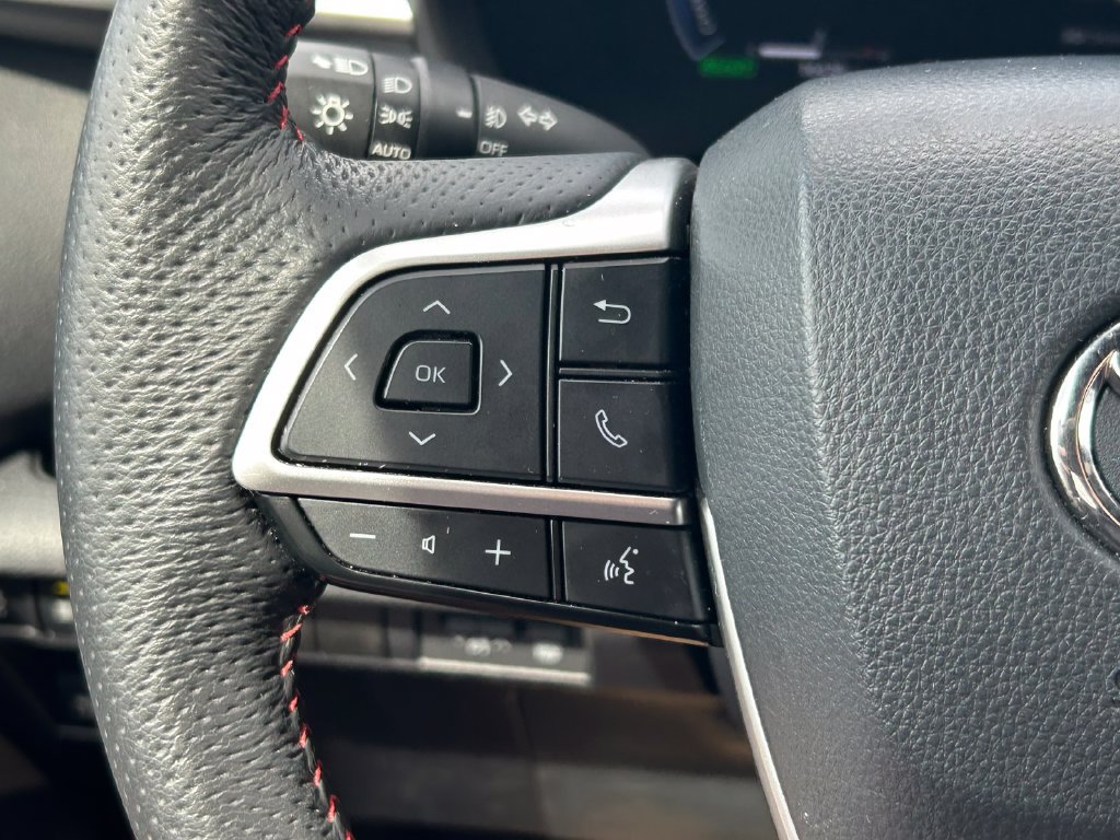 Certified 2025 Toyota Sienna XSE w/ XSE Premium Package AWD/4WD image 44