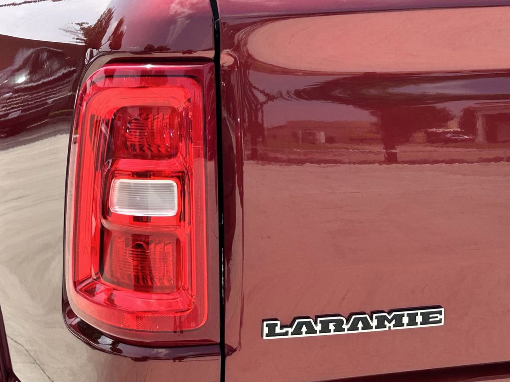 Used 2025 RAM 1500 Laramie AWD/4WD image 7