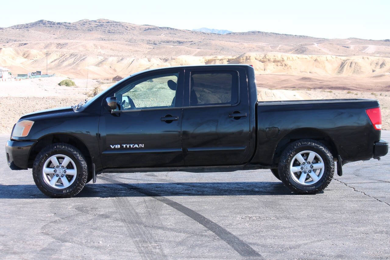Used 2010 Nissan Titan SE RWD image 5