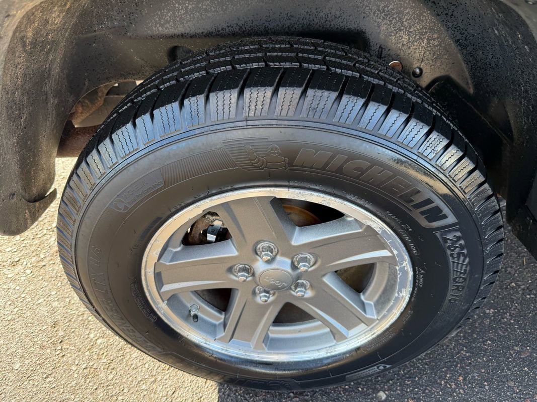 Used 2005 Jeep Liberty Renegade w/ Trailer Tow Group image 12