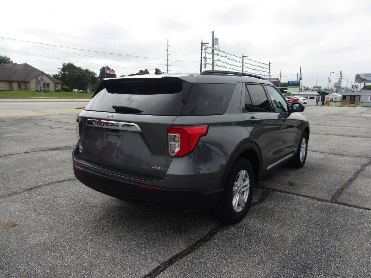 Used 2022 Ford Explorer XLT AWD/4WD image 9