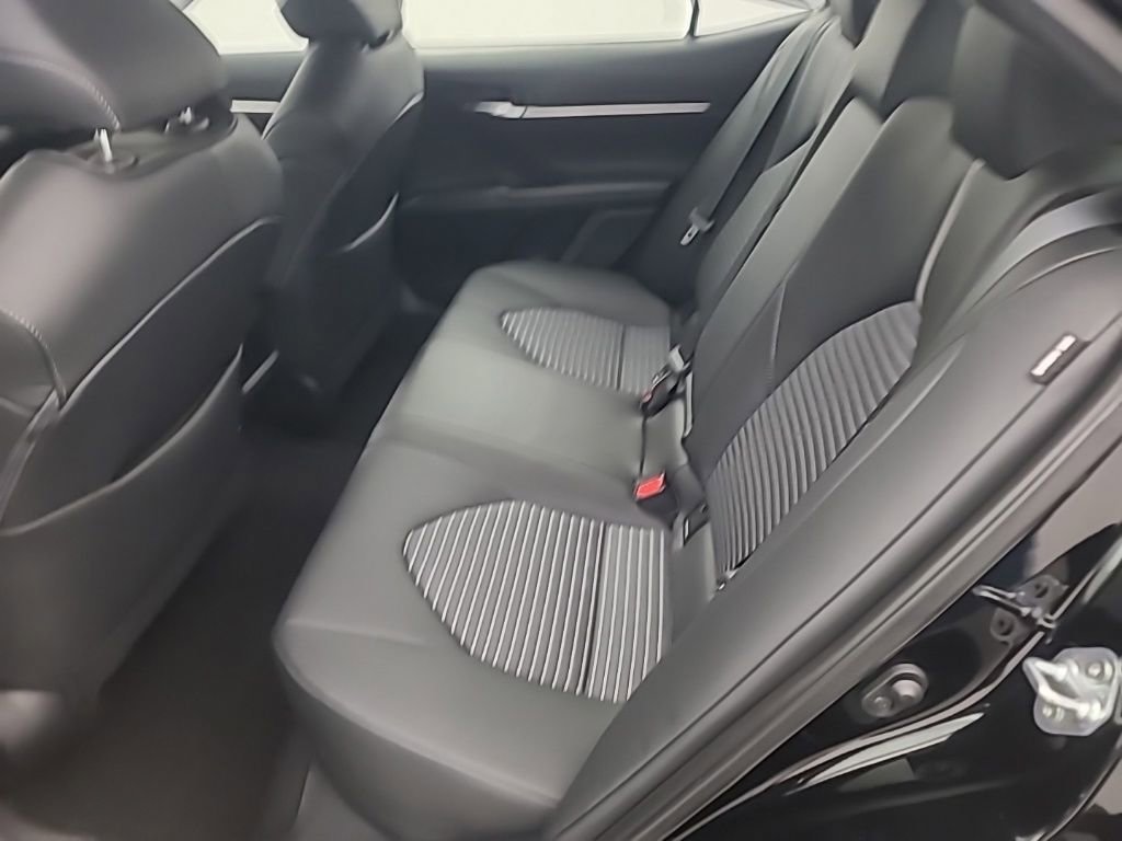 Used 2023 Toyota Camry SE w/ Cold Weather Package image 21