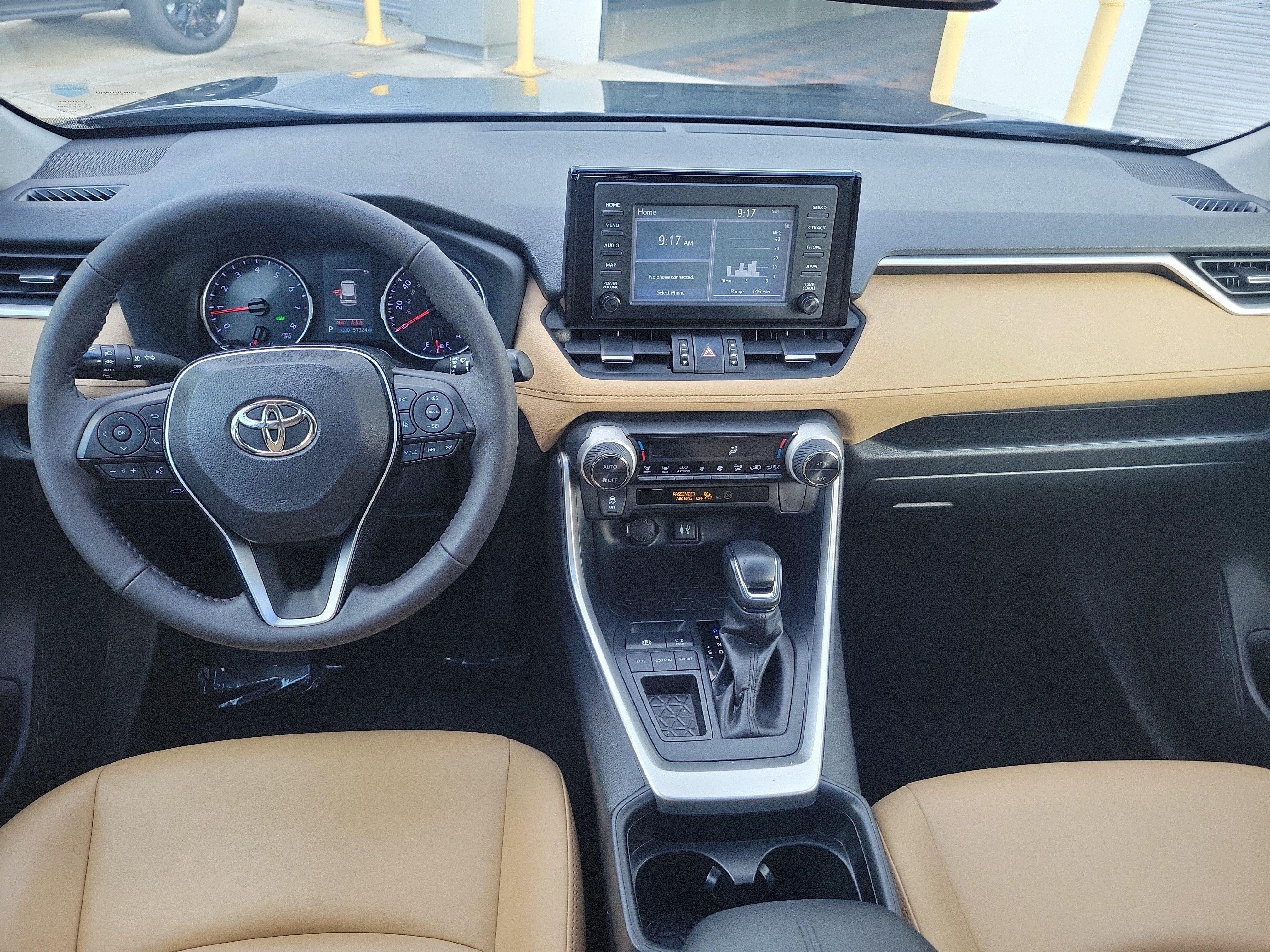 Used 2019 Toyota RAV4 XLE Premium FWD image 17