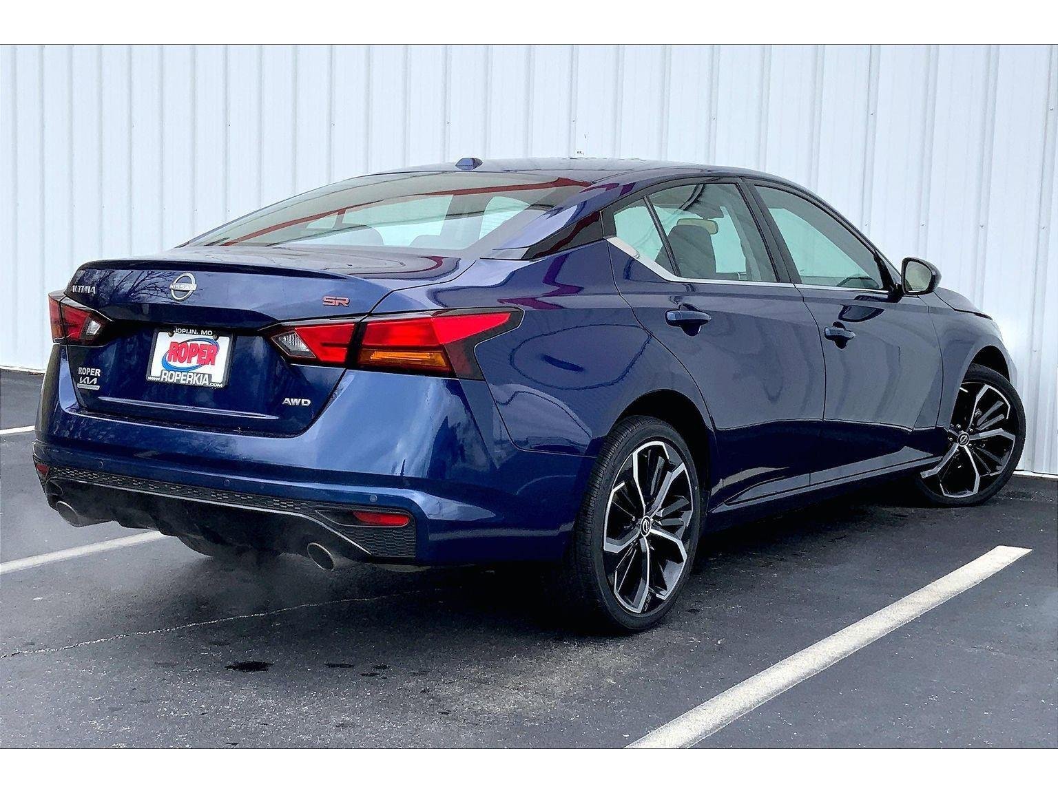 Used 2024 Nissan Altima 2.5 SR image 11