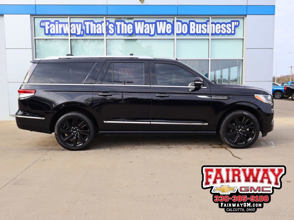Used 2022 Lincoln Navigator L Reserve image 1
