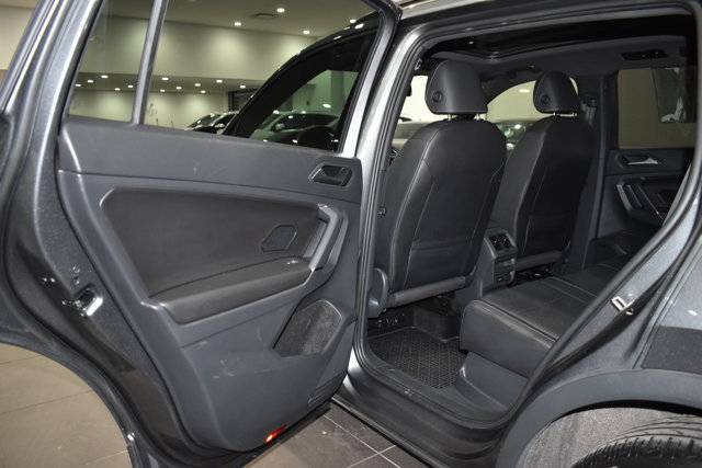Used 2020 Volkswagen Tiguan SE R-Line image 30