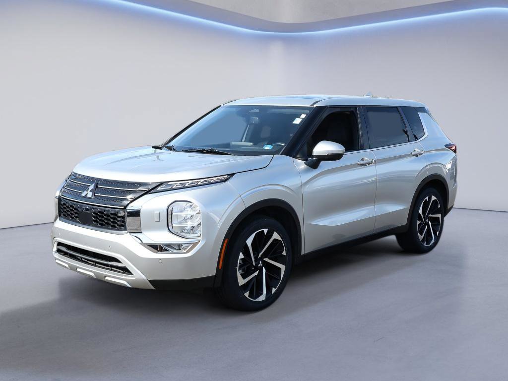 Used 2022 Mitsubishi Outlander SE AWD/4WD image 2