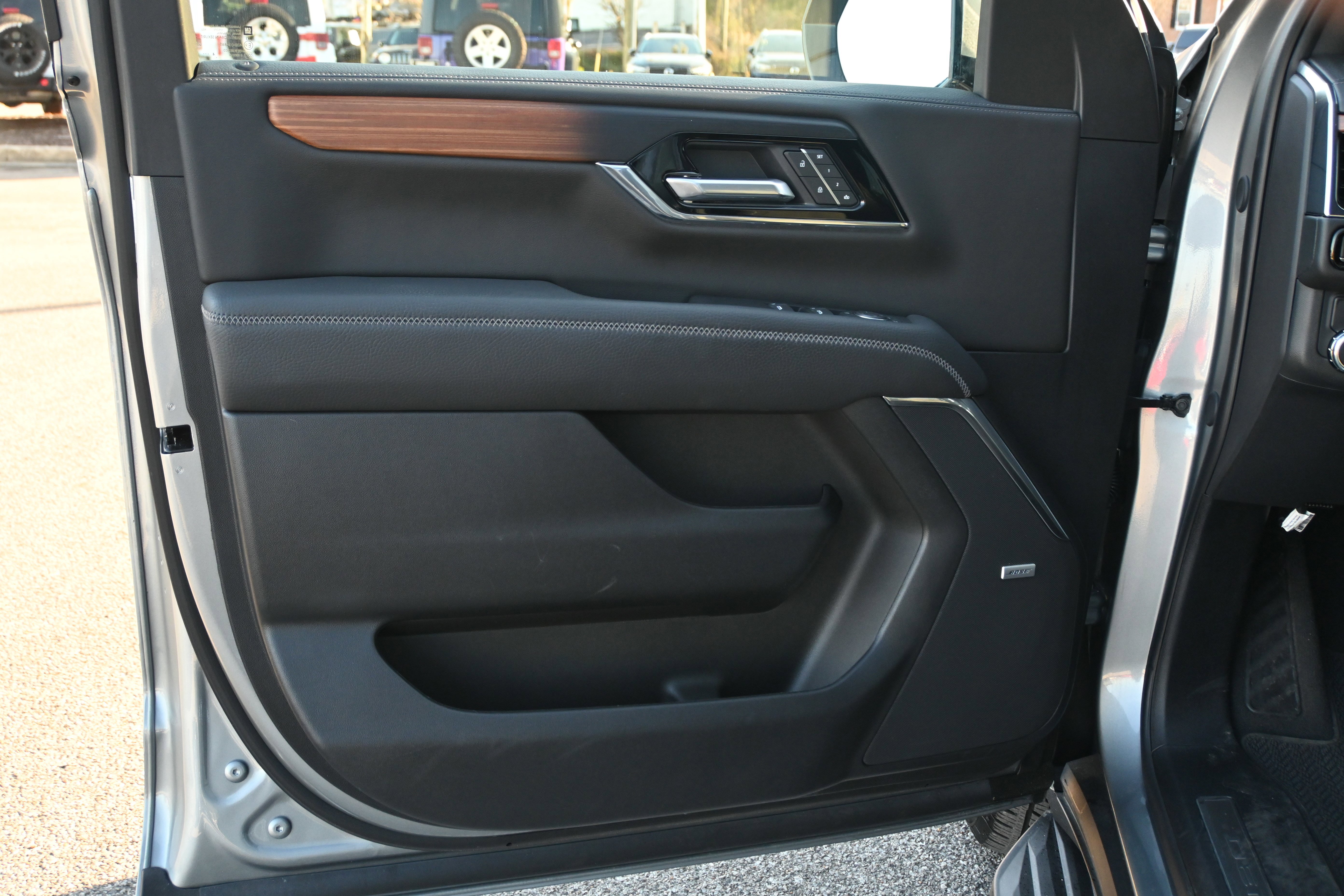 Used 2025 GMC Yukon Denali image 30