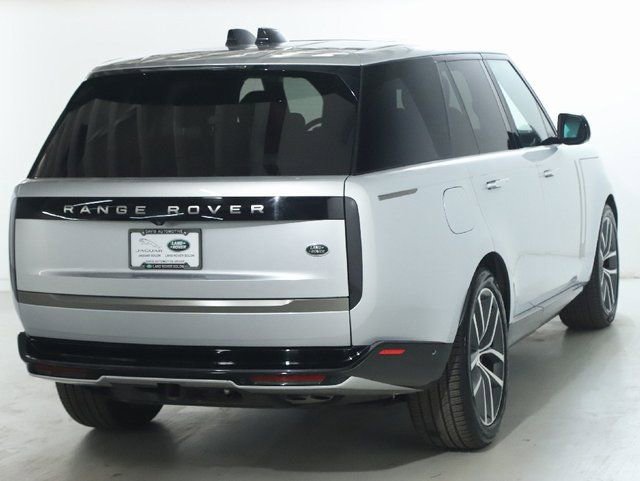 Used 2023 Land Rover Range Rover SE image 9