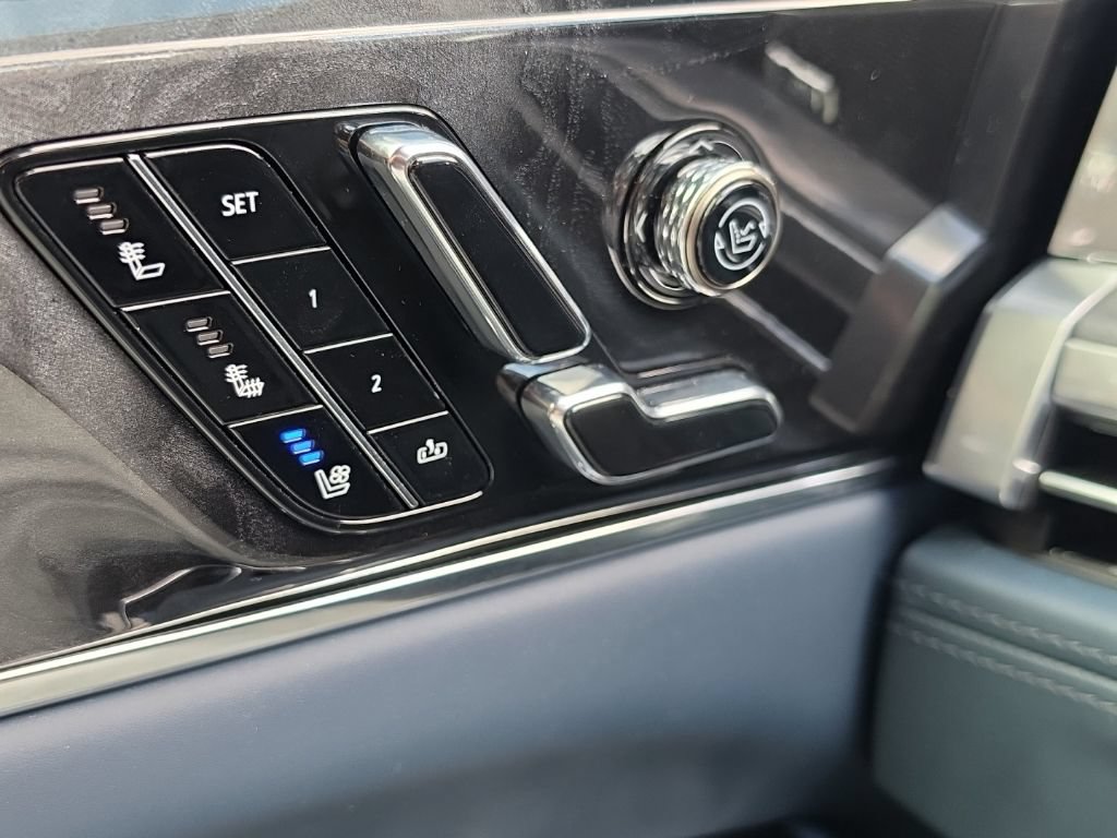 Certified 2026 Cadillac Escalade IQ Luxury 2 AWD/4WD image 22